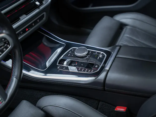 BMW X5 M60i xDrive / Panorama-Schiebedach / HeadUp / 360°Kamera