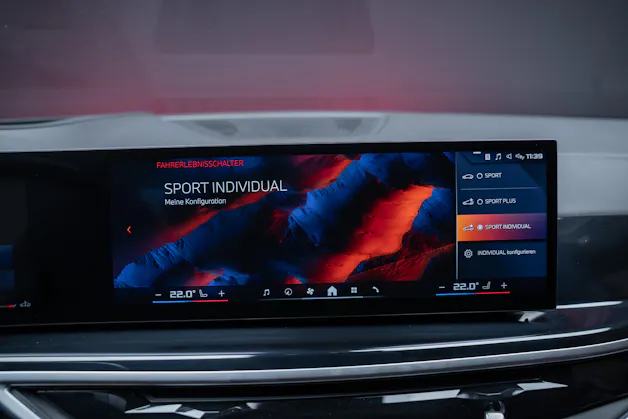 BMW X5 M60i xDrive / Panorama-Schiebedach / HeadUp / 360°Kamera