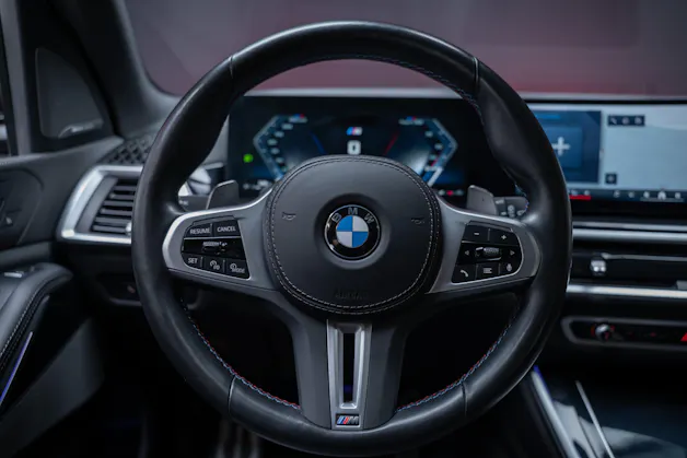 BMW X5 M60i xDrive / Panorama-Schiebedach / HeadUp / 360°Kamera