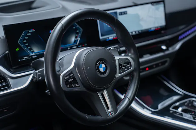 BMW X5 M60i xDrive / Panorama-Schiebedach / HeadUp / 360°Kamera