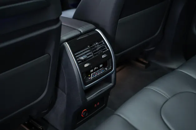 BMW X5 M60i xDrive / Panorama-Schiebedach / HeadUp / 360°Kamera