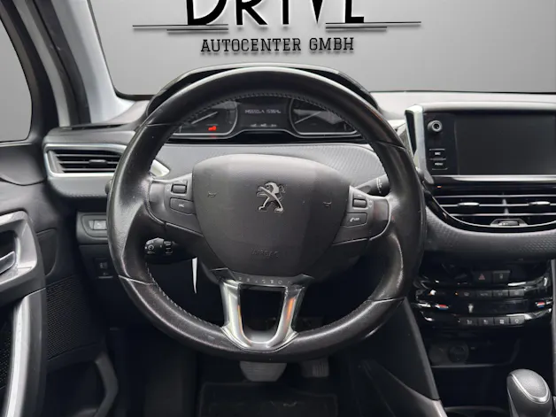 PEUGEOT 2008 1.2 PureTech Style EAT6 *CarPlay*Sitzheizung*Tempomat uvm.*