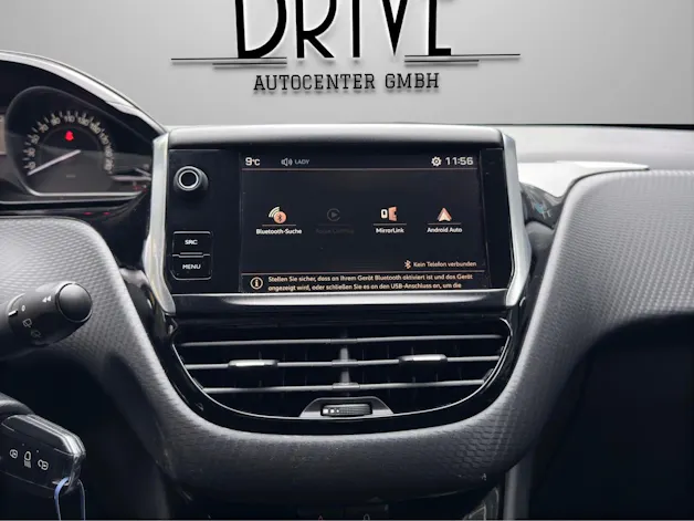 PEUGEOT 2008 1.2 PureTech Style EAT6 *CarPlay*Sitzheizung*Tempomat uvm.*