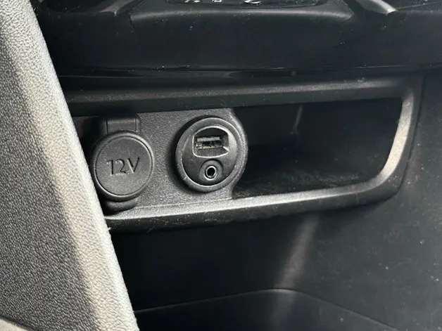 PEUGEOT 2008 1.2 PureTech Style EAT6 *CarPlay*Sitzheizung*Tempomat uvm.*