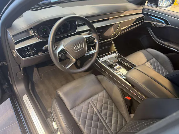 AUDI A8 60 TFSi e 462PS quattro Tiptronic-Automat