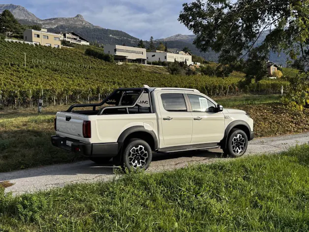 JAC T9 EV Luxury
