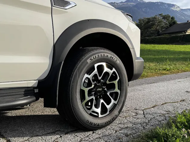 JAC T9 EV Luxury