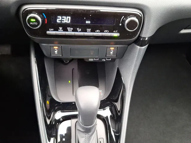 Toyota Yaris 1.5 VVT-i HSD Trend