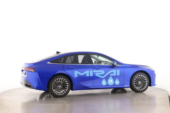 Toyota Mirai Fuel Cell Platinum 21