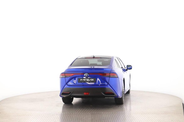 Toyota Mirai Fuel Cell Platinum 17