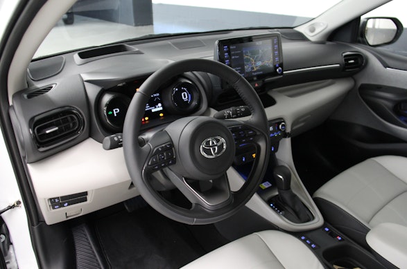 Toyota Yaris 1.5 VVT-i HSD Premium 6