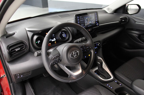 Toyota Yaris 1.5 VVT-i HSD Trend 4