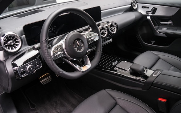 MERCEDES-BENZ A 220 d AMG Line 2