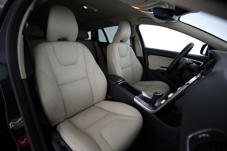 Vehicle image VOLVO V60