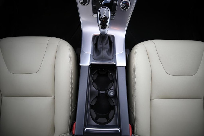 Vehicle image VOLVO V60