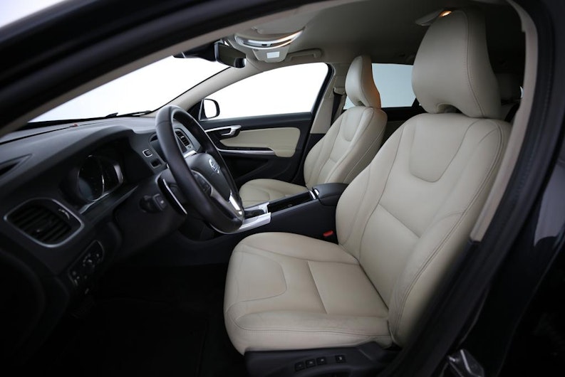 Vehicle image VOLVO V60