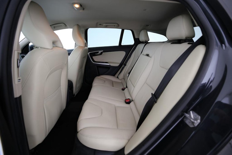 Vehicle image VOLVO V60