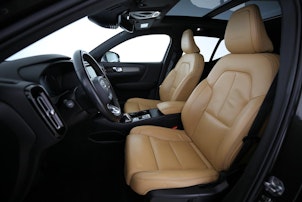 Vehicle image VOLVO XC40 2.0 T4 Inscription AWD