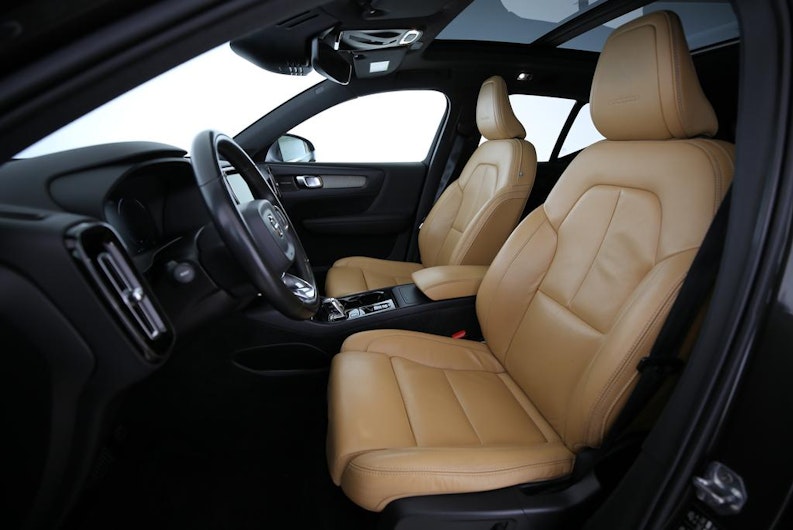 Vehicle image VOLVO XC40