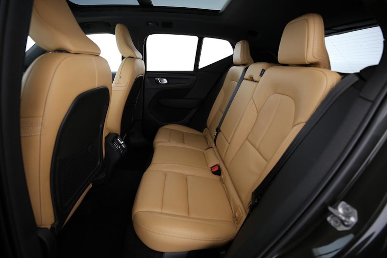 Vehicle image VOLVO XC40