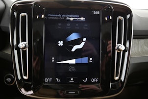 Vehicle image VOLVO XC40 2.0 T4 Inscription AWD