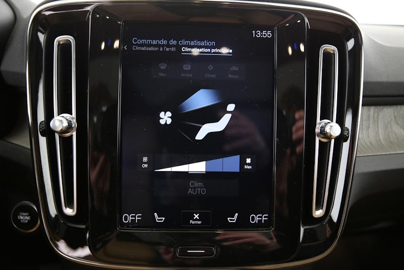 Vehicle image VOLVO XC40