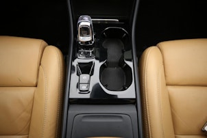 Vehicle image VOLVO XC40 2.0 T4 Inscription AWD