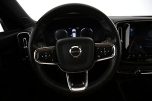 Vehicle image VOLVO XC40 2.0 T4 Inscription AWD