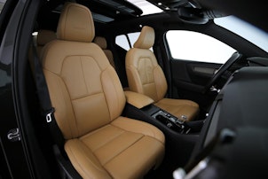 Vehicle image VOLVO XC40 2.0 T4 Inscription AWD