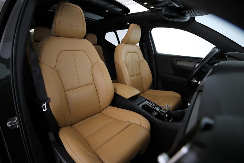 Vehicle image VOLVO XC40