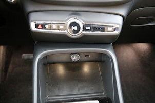 Vehicle image VOLVO XC40 2.0 T4 Inscription AWD