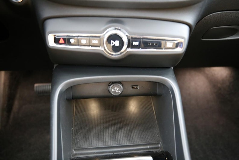 Vehicle image VOLVO XC40