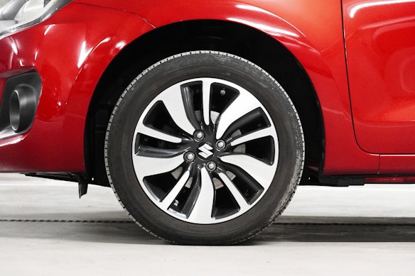SUZUKI Swift 1.2 Piz Sulai Top Hybrid 4x4 12