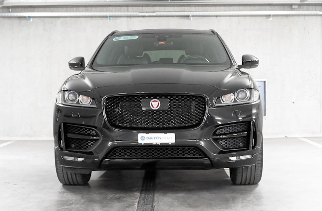 Vehicle image 16