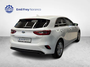 https://vehicle.imgix.net/533149/a32daa06-9976-432e-8d4e-4ec2f9fd006b.jpg