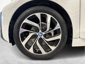 https://vehicle.imgix.net/534530/f1effc1a-54bd-46ee-8720-07584fb6c976.jpg
