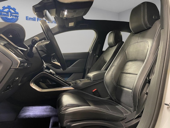 Vehicle image 10 Vehicle image 10