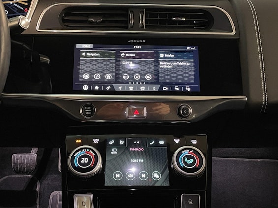 Vehicle image 10 Vehicle image 10