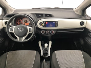 Vehicle image TOYOTA Yaris 1.33 VVT-i Trend