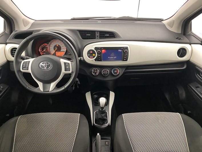 Vehicle image TOYOTA YARIS