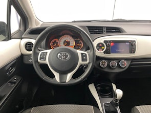 Vehicle image TOYOTA Yaris 1.33 VVT-i Trend